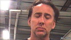 Nicholas Cage rendőrégi fotója, a letartóztatás napján (Forrás: bbc.co.uk)