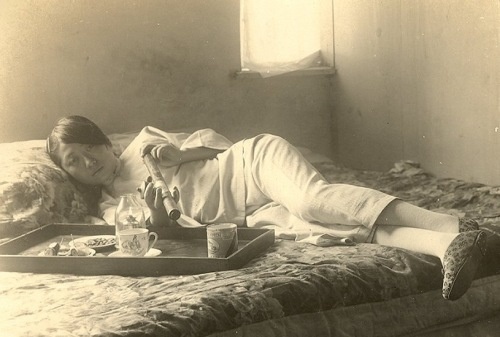 Bódult nő Sanghajban, 1920-as évek (fotó: Opium Museum)