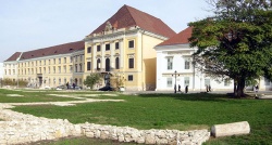 A Nemzeti Táncszínház épülete a várban
