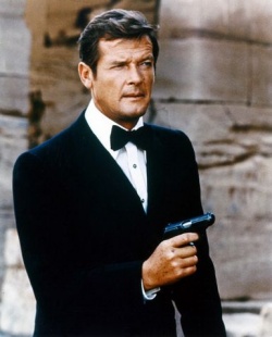 Roger Moore James Bond szerepében