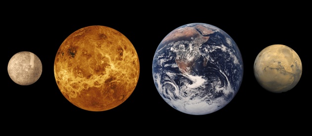Naprendszerünk kőzetbolygói, a Merkúr, a Vénusz, a Föld és a Mars méretarányos ábrázolása