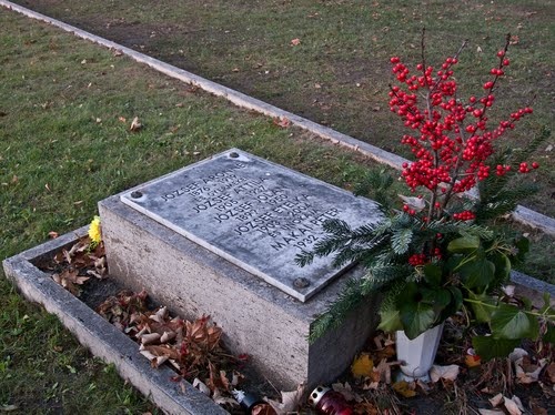 József Attila sírja a Fiumei úti Nemzeti Sírkertben