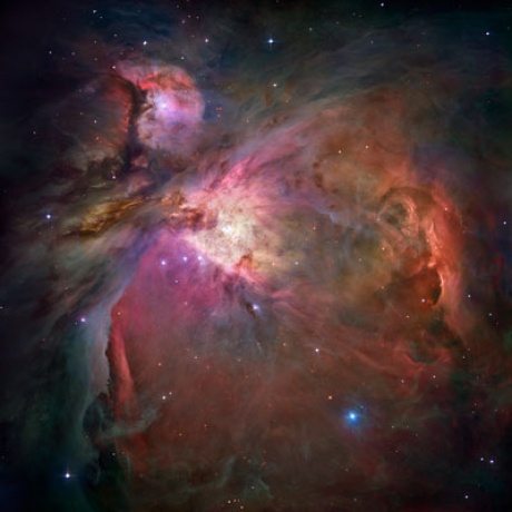 Az Orion-köd: a fekete lyuk valahol a négy fényes csillag között található (Fotó: NASA)