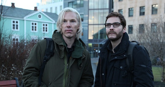 Benedict Cumberbatch és David Bruhl a film forgatásán