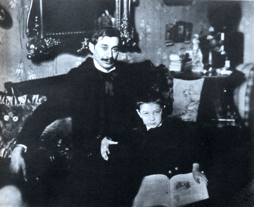 Krúdy Gyula 1906-ban első fiával, Gyulával