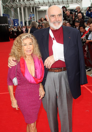 Sean Connery és felesége (Fotó: virginmedia.com)