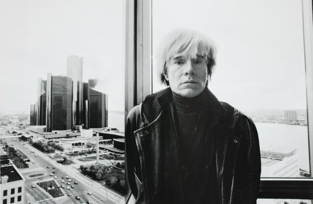 Andy Warhol figyel
