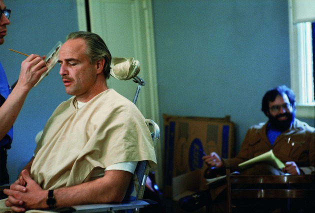 Marlon Brando és Francis Ford Coppola a sminkazstaloknál (Fotó: Steve Schapiro, forrás: huffingtonpost.com)