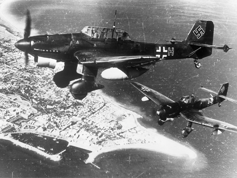 Stukák a Földközi-tenger felett, 1940-ben