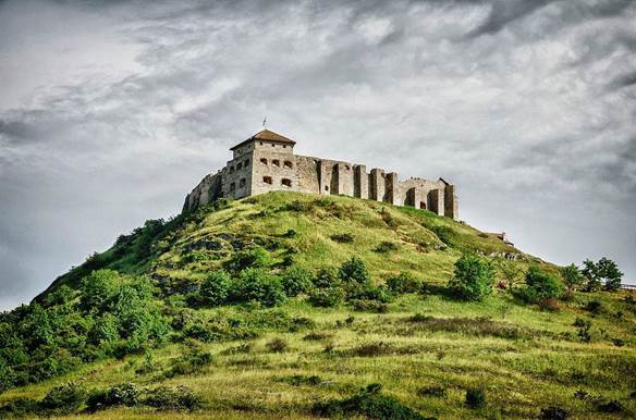 A sümegi vár lankái (Szerző: Kontár Csaba Attila, forrás: Wikimédia Commons)
