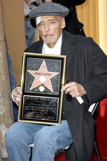 Dennis Hopper csillagot kap a Hírességek sétányán pár hónappal halála előtt
