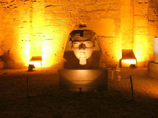 Szoborfej Luxorban (A kép csak illusztráció)