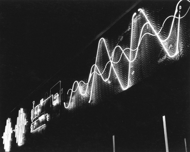 Boston, a Radio Shack üzlet portálját díszítő neonembléma, 1949–1950