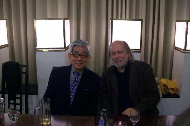 Kenzaburo Oe Nobel-díjas íróval Berlinben, 2008 októberében (Forrás: pim.hu)