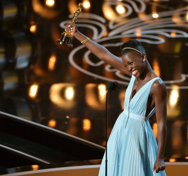 Lupita Nyong’o kenyai színésznő (Fotó: MTI/AP/Invision/John Shearer)