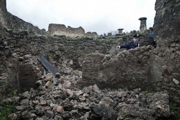 A leomlott fal Pompjeiben (Fotó: sott.net)