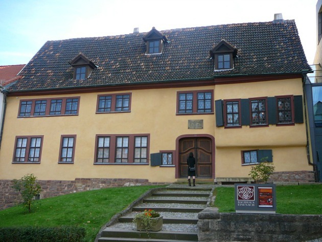A kiállításnak otthont adó Bach Ház Eisenachban