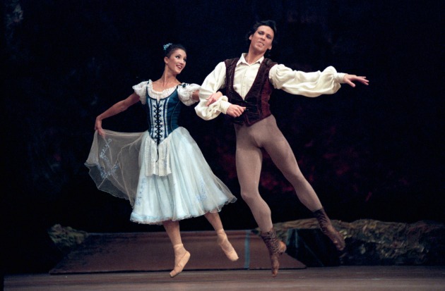 A “Giselle” című balett felújítása az Operaházban. A képen: Volf Katalin és ifj. Nagy Zoltán (MTI Fotó: Földi Imre)