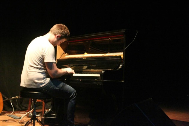 Carlos Cipa a budapesti koncerten (Fotó: Kad De Guzman)
