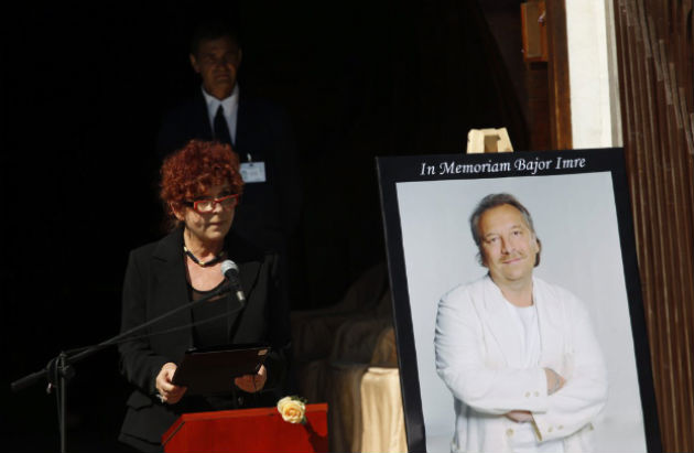 Hernádi Judit színművész beszédet mond Bajor Imre temetésén a Farkasréti temetőben 2014. augusztus 22-én. A színművész életének 58. évében, augusztus 6-án hunyt el. MTI Fotó: Szigetváry Zsolt