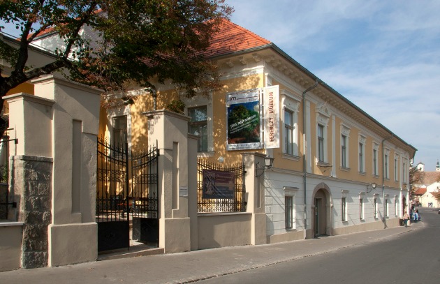 Ferenczy Múzeum a Pajor-kúriában