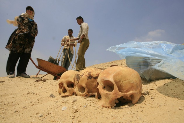 Illusztráció - Egyiptomi régészek (Fotó: AFP/Hirado.hu)