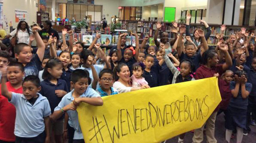 We need diverse books - Sokszínű könyvekre van szükségünk (Fotó: Oakland Public Library)