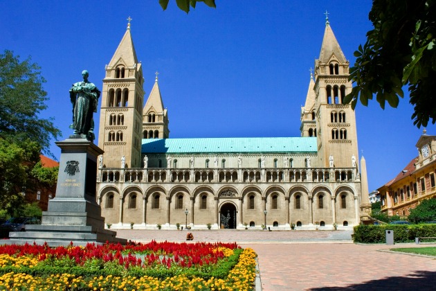 Pécsi Bazilika (Fotó: hu.wikipedia.org)