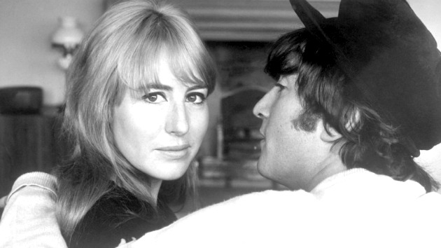 Cynthia és John Lennon (Fotó: oldiesmusicblog.com)